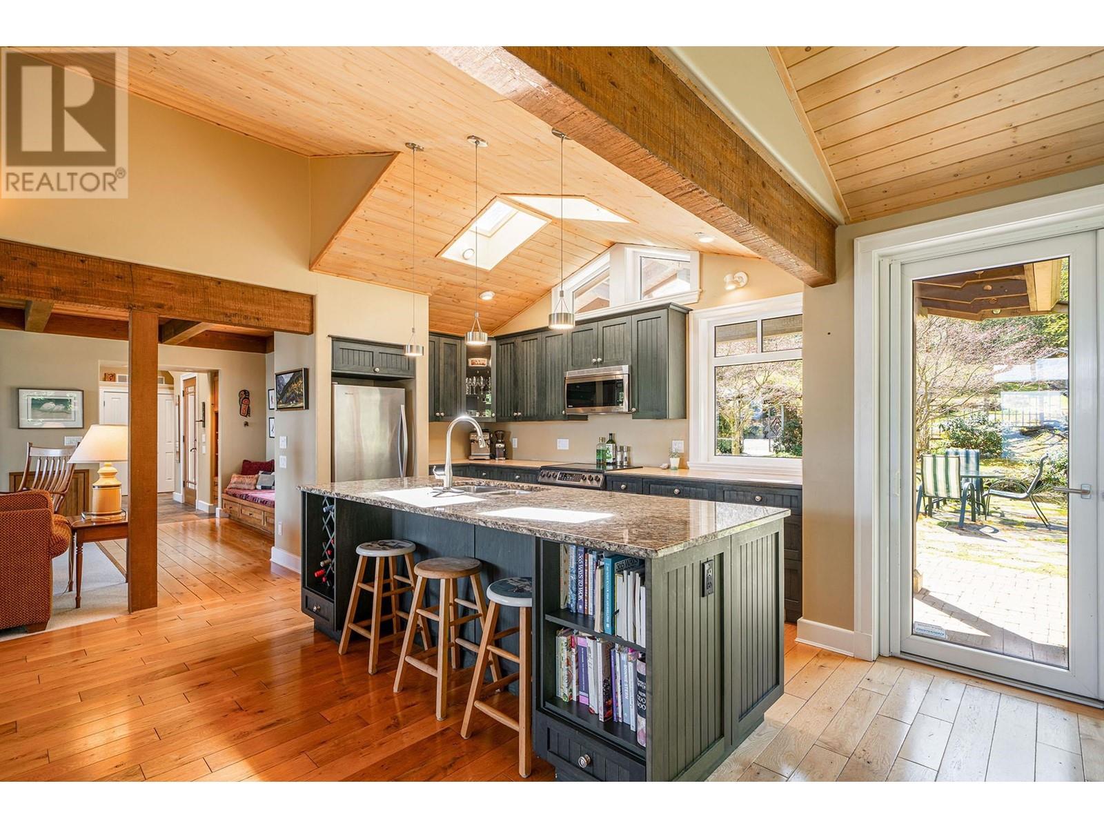 478 Smugglers Cove Road, Bowen Island, British Columbia  V0N 1G2 - Photo 12 - R2992223