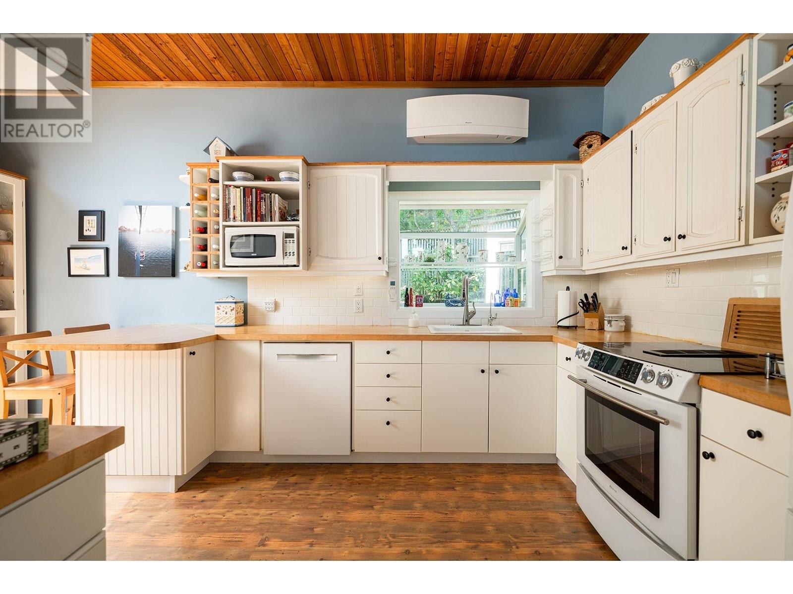 1477 Cleator Road, Bowen Island, British Columbia  V0N 1G1 - Photo 9 - R2999626