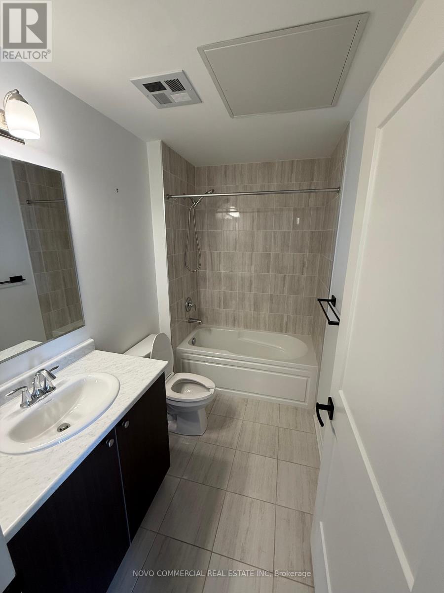 405 - 102 Grovewood Common, Oakville, Ontario  L6H 0X2 - Photo 8 - W12190666