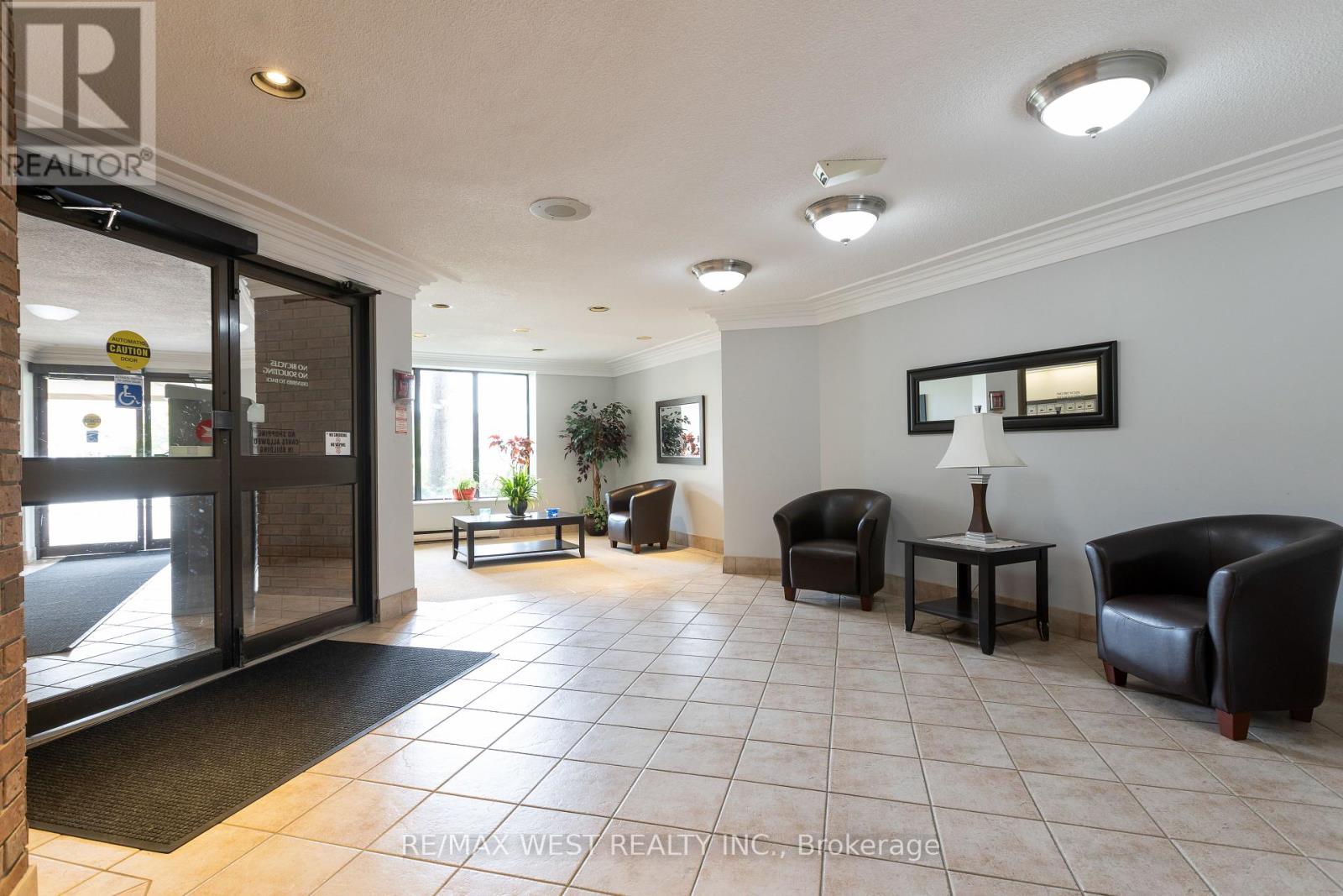706 - 6720 Glen Erin Drive, Mississauga (Meadowvale), Ontario  L5N 3K8 - Photo 2 - W12190697