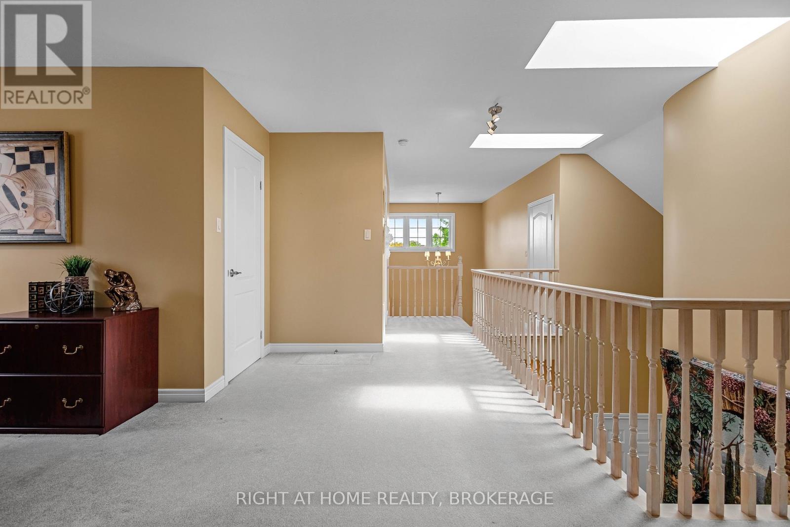 1054 Augustus Drive, Burlington, Ontario  L7S 2L1 - Photo 26 - W12190721