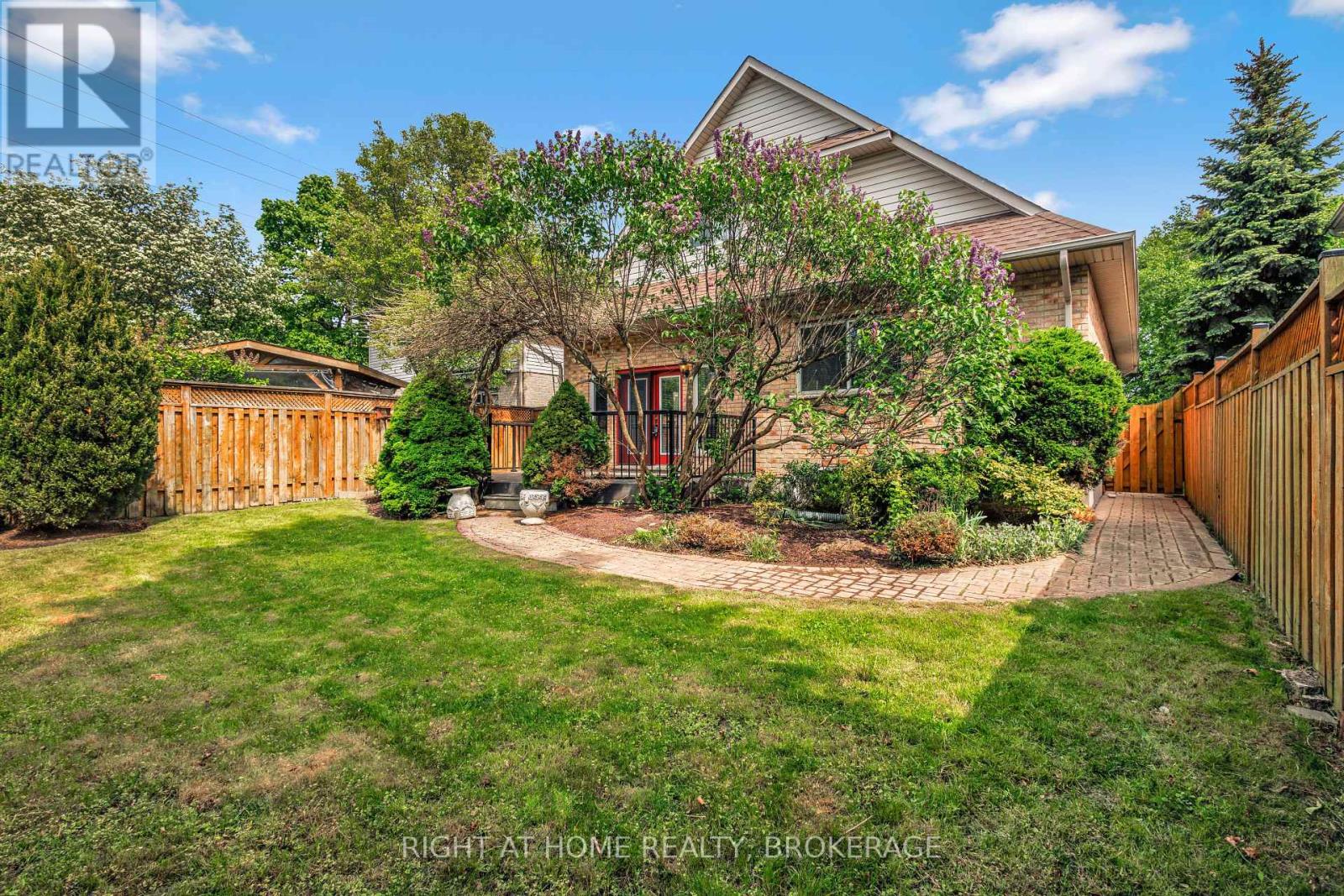1054 Augustus Drive, Burlington, Ontario  L7S 2L1 - Photo 42 - W12190721