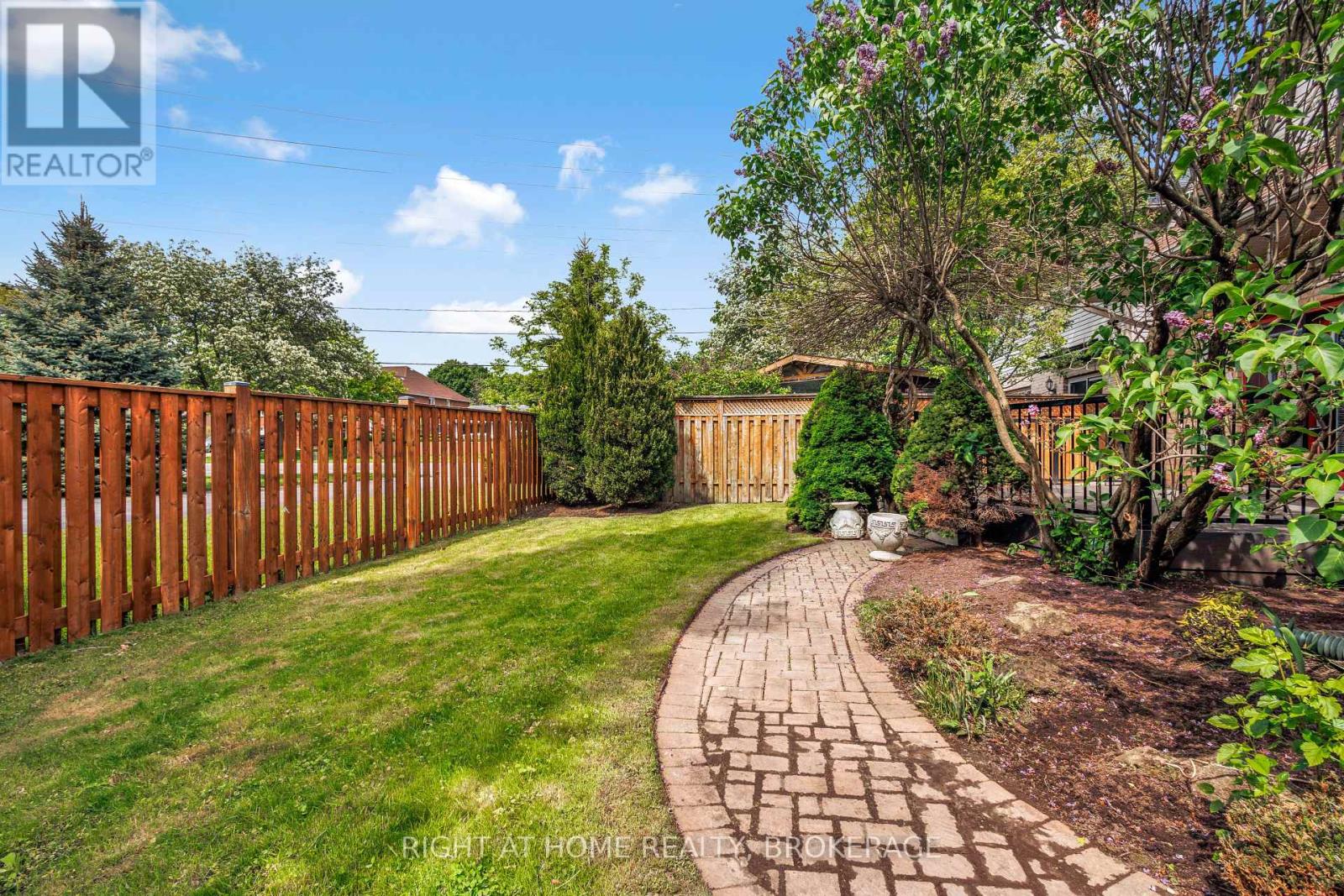 1054 Augustus Drive, Burlington, Ontario  L7S 2L1 - Photo 45 - W12190721