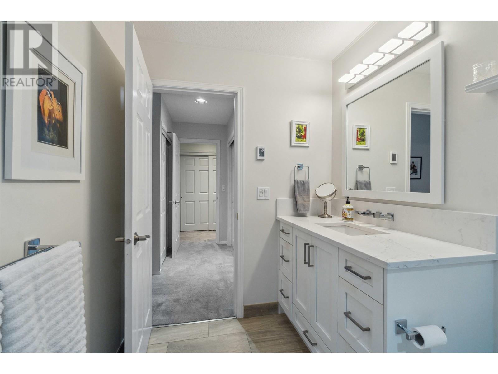 28 Deerwood Place, Port Moody, British Columbia  V3H 4X7 - Photo 25 - R2996009