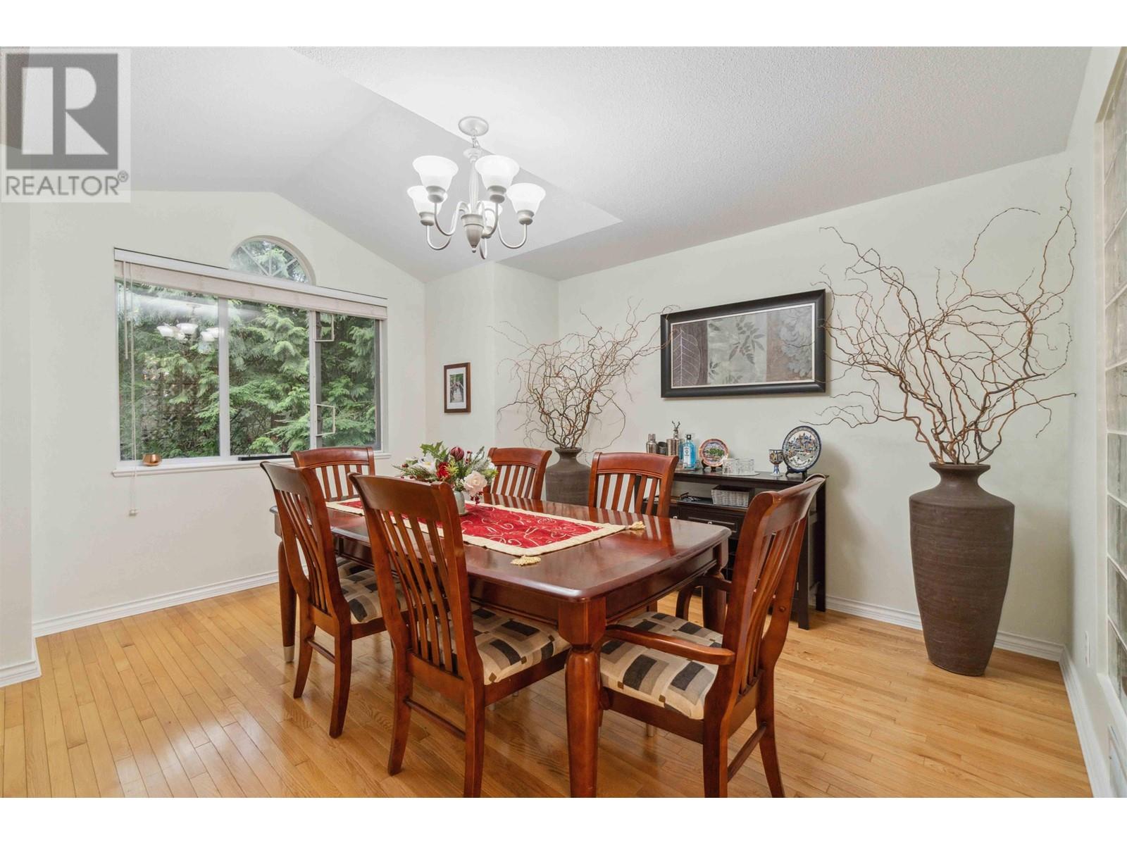 28 Deerwood Place, Port Moody, British Columbia  V3H 4X7 - Photo 7 - R2996009
