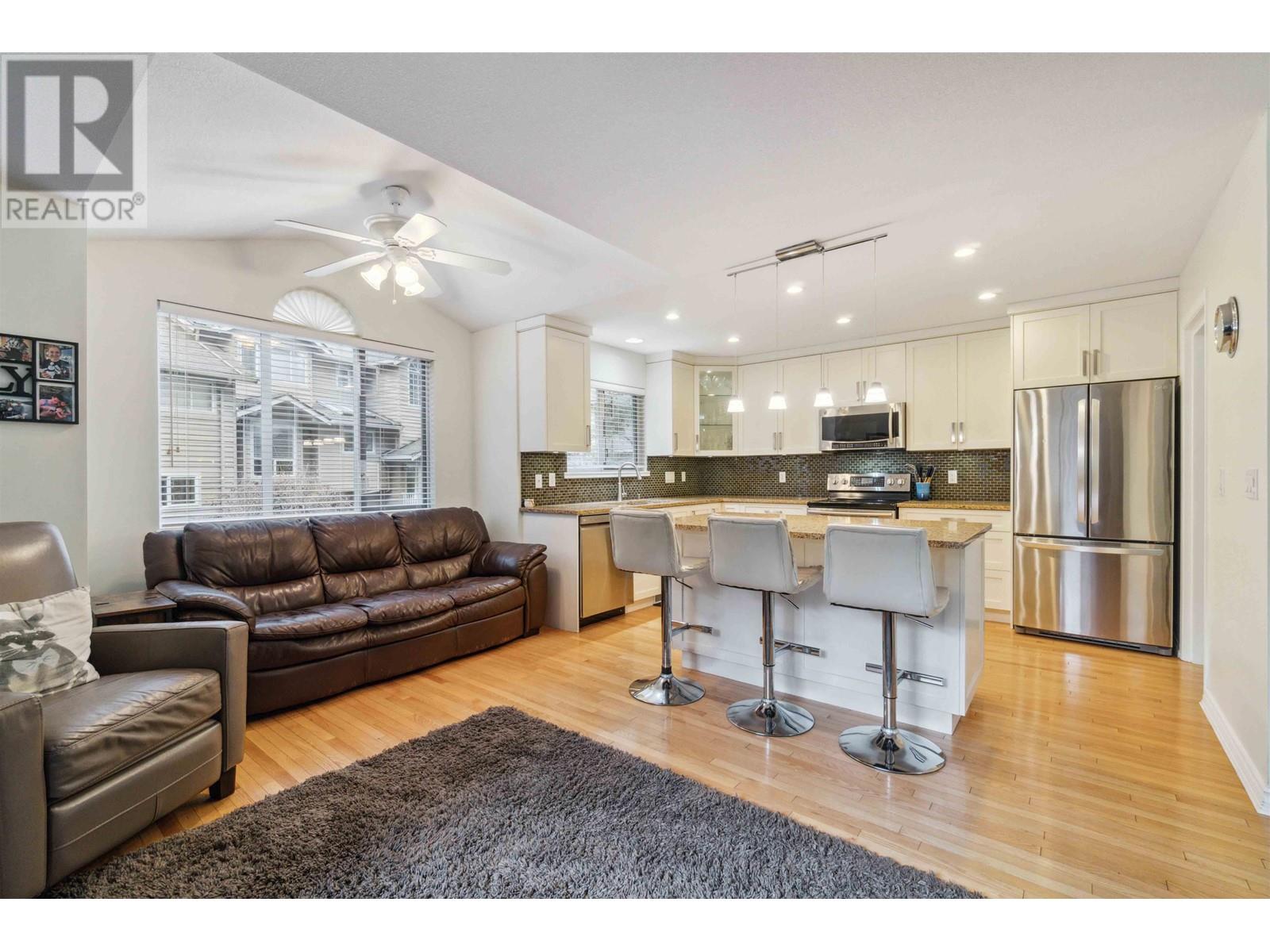 28 Deerwood Place, Port Moody, British Columbia  V3H 4X7 - Photo 11 - R2996009