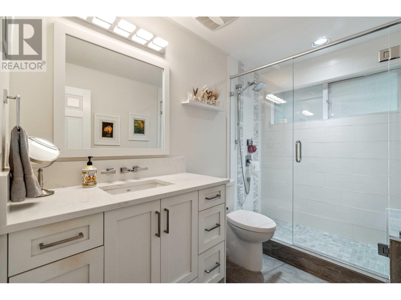 28 Deerwood Place, Port Moody, British Columbia  V3H 4X7 - Photo 24 - R2996009