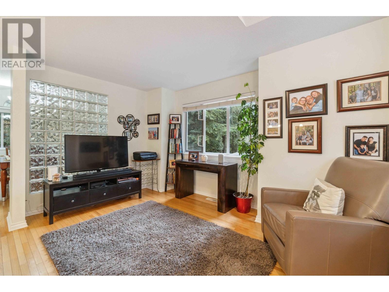 28 Deerwood Place, Port Moody, British Columbia  V3H 4X7 - Photo 12 - R2996009