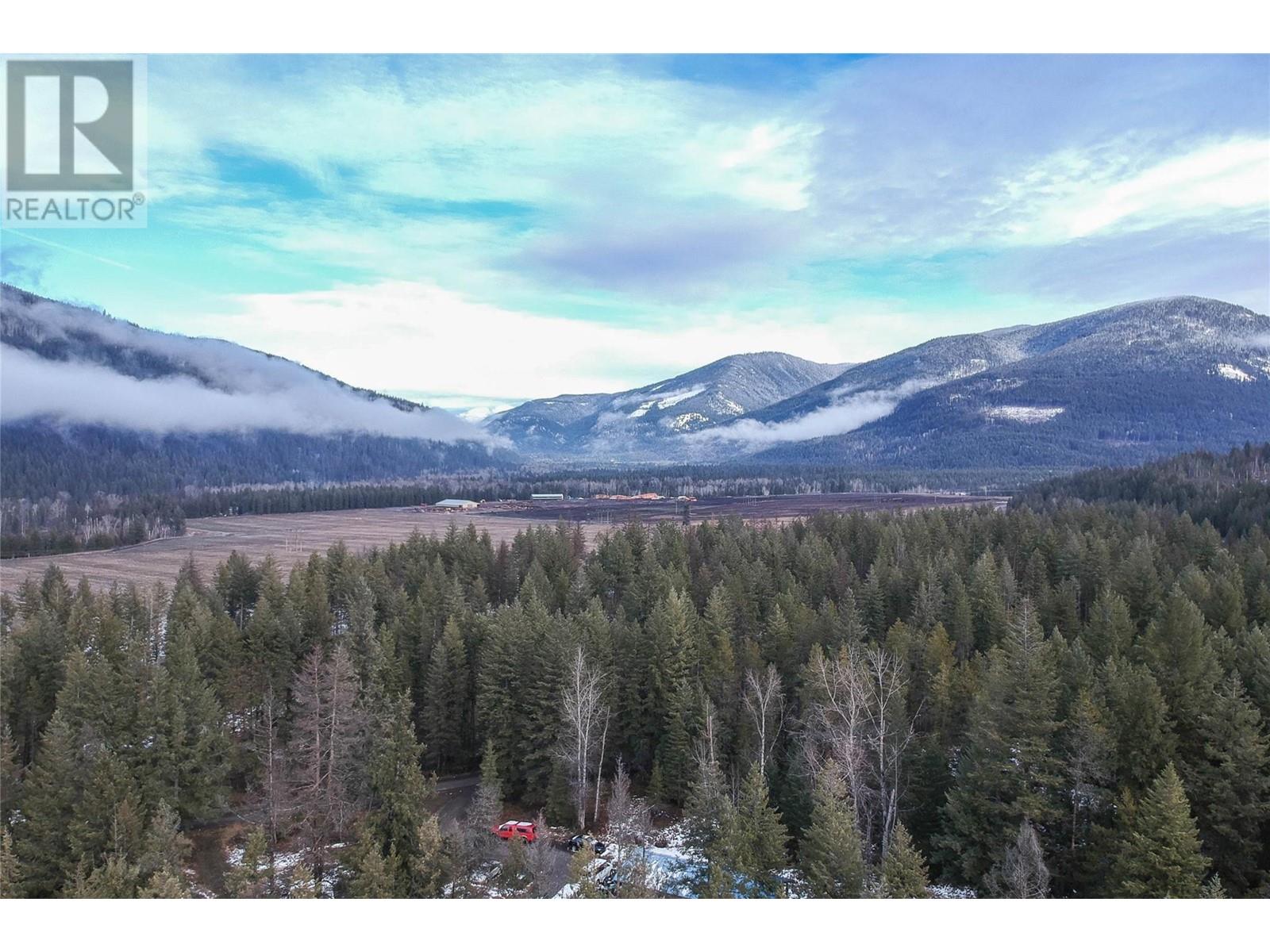 10 Chouinard Road, Cherryville, BC V0E2G3
