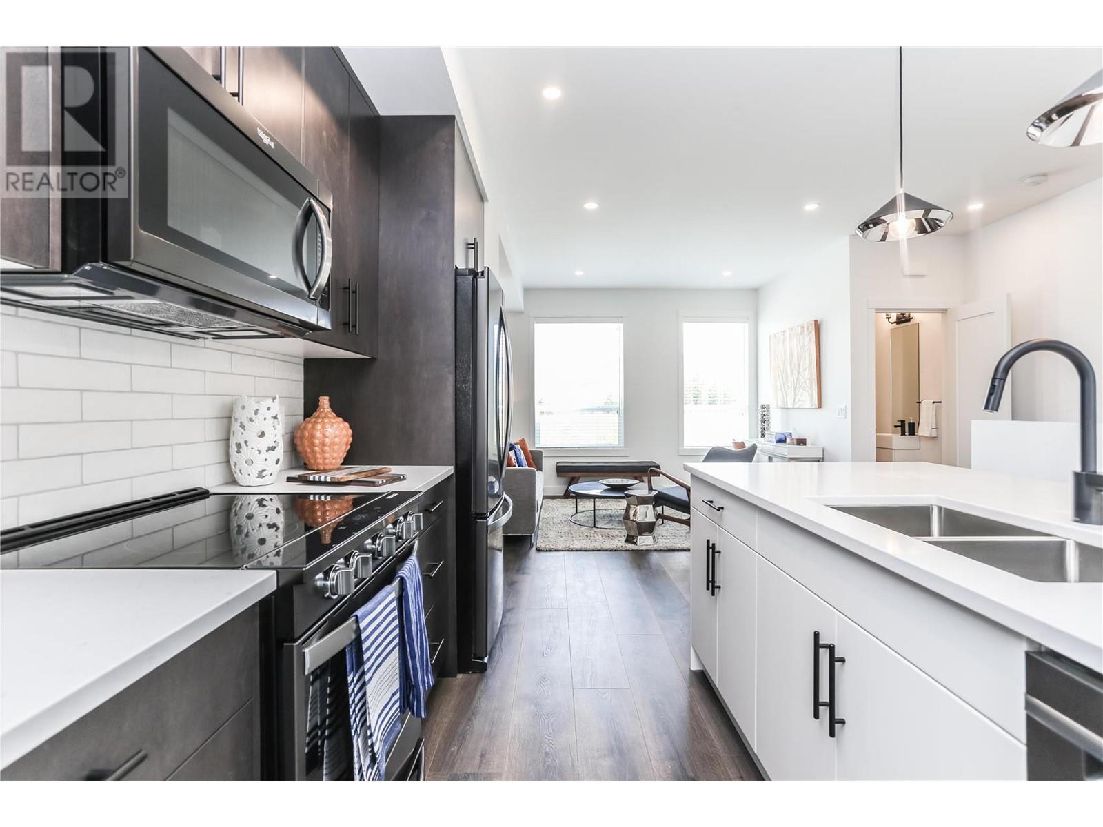 Property at 610 Academy Way Unit# 26 image 3