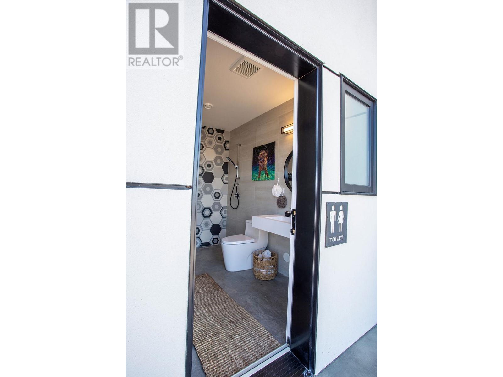 632 Hart Place, Vernon, British Columbia  V1B 4B2 - Photo 27 - 10350330