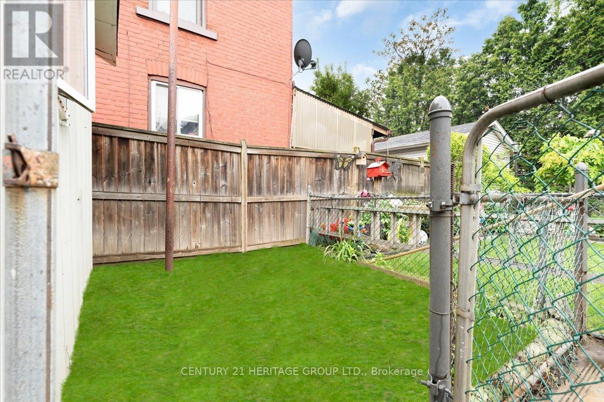 336 Emerald Street N, Hamilton (Landsdale), Ontario  L8L 5L3 - Photo 47 - X12190679