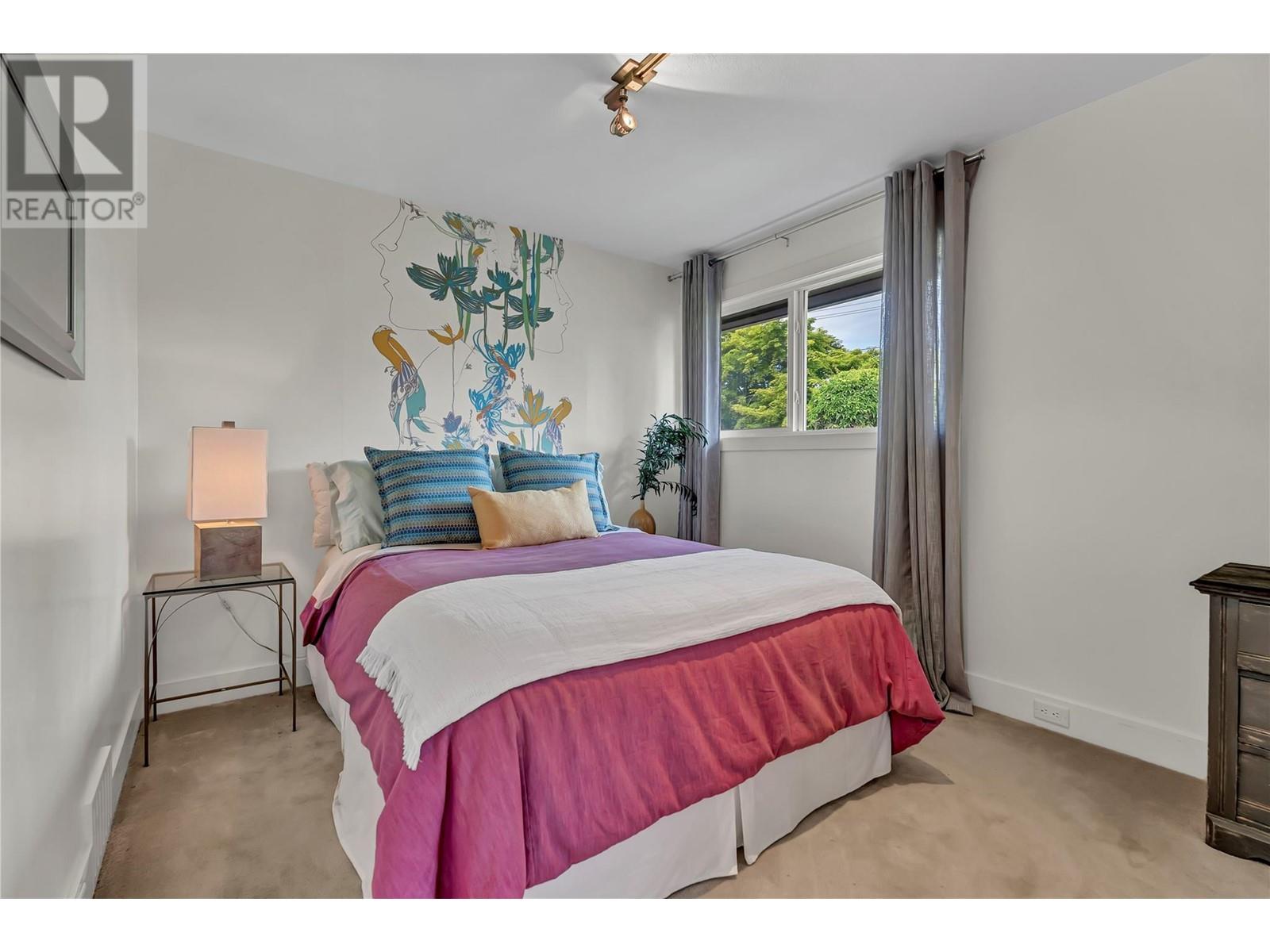 Property at 950 Creekside Road image 1