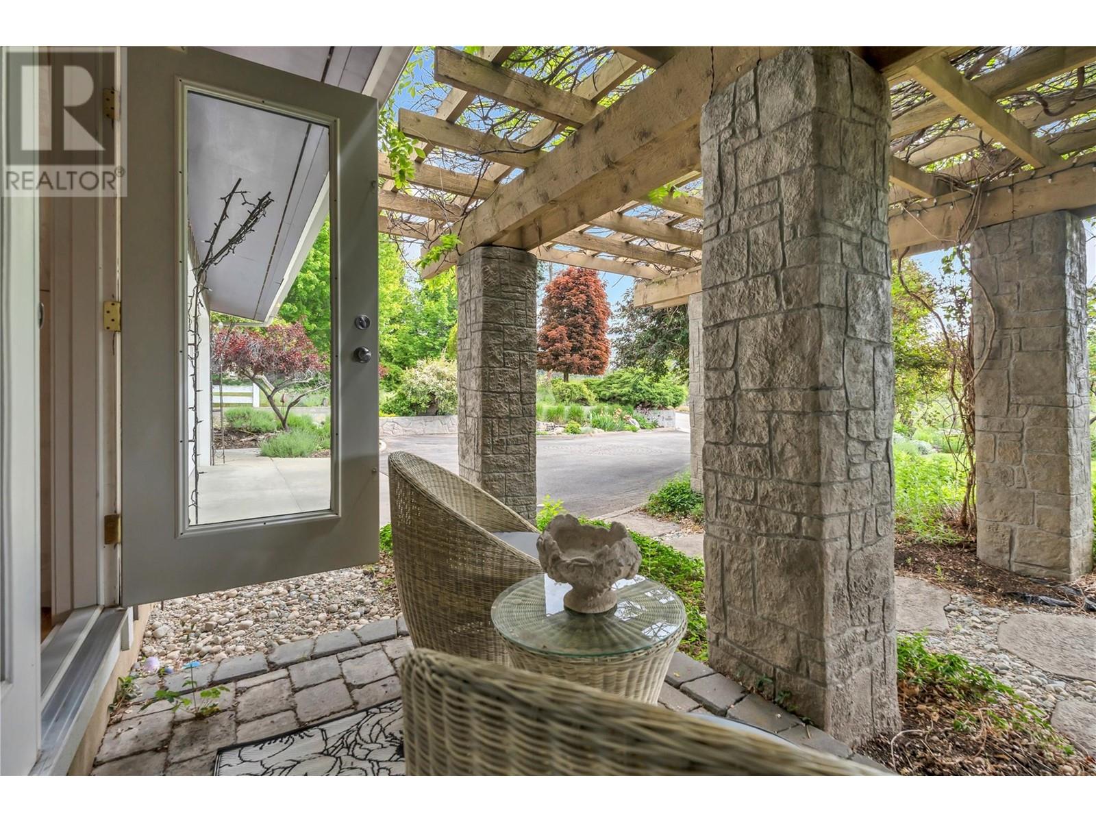 Property at 950 Creekside Road image 5