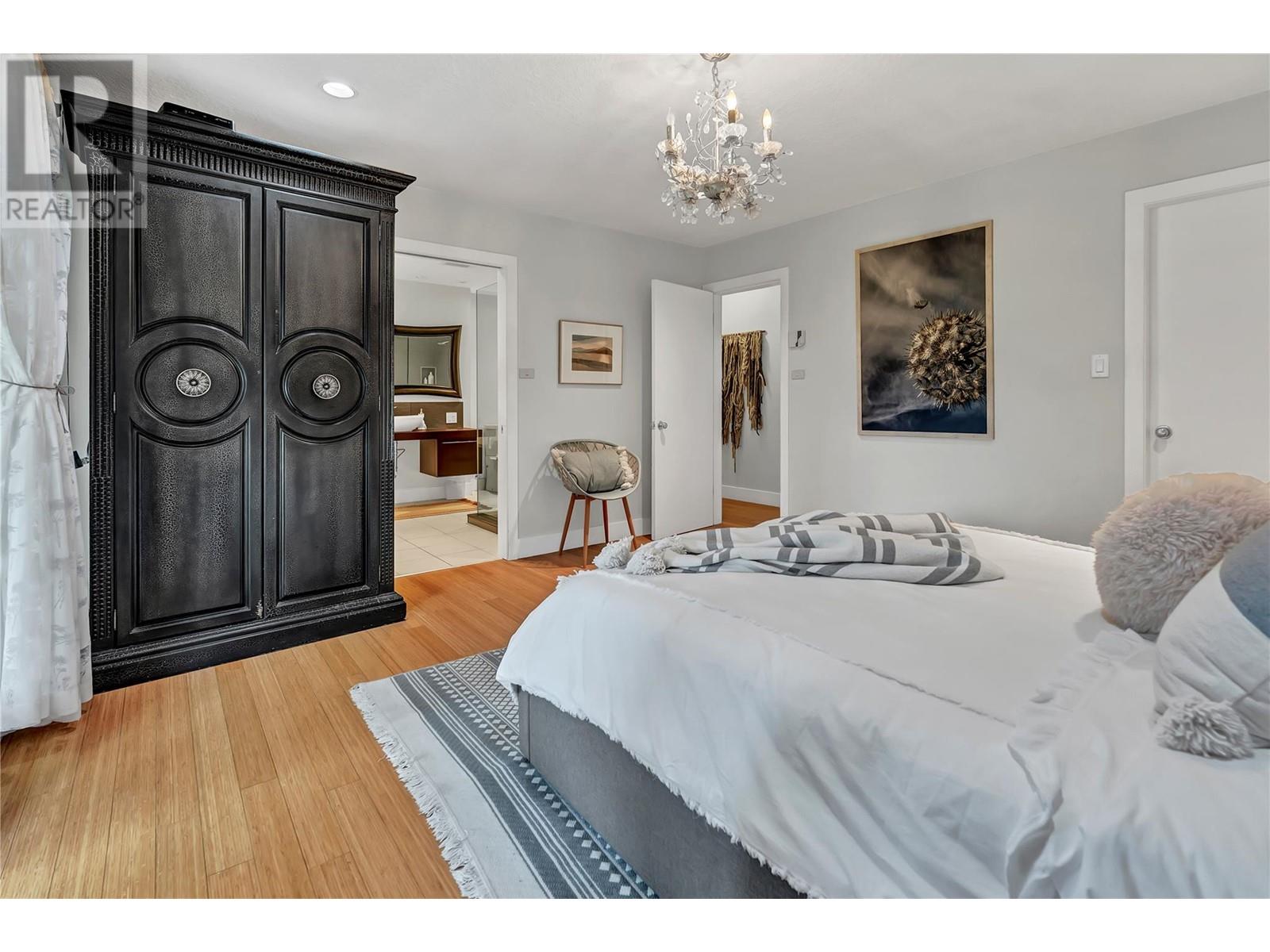 Property at 950 Creekside Road image 4