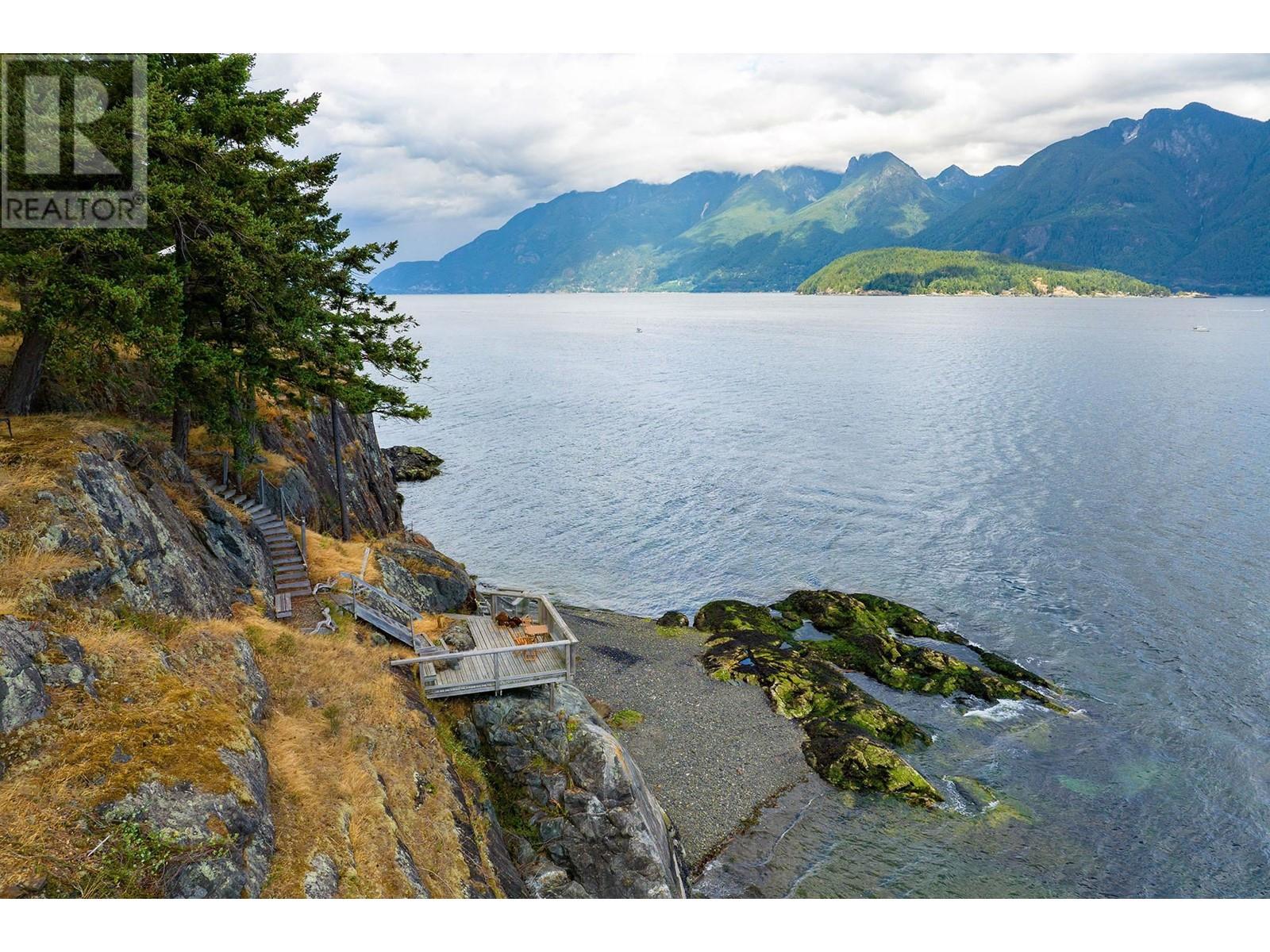 1545 Eagle Cliff Road, Bowen Island, British Columbia  V0N 1G1 - Photo 3 - R2984223