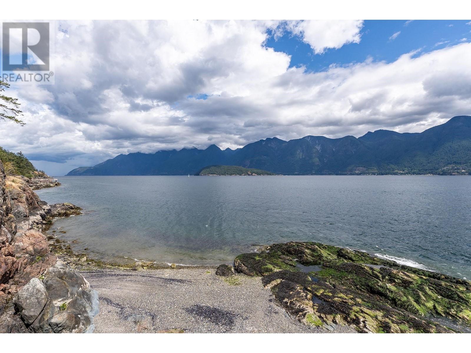 1545 Eagle Cliff Road, Bowen Island, British Columbia  V0N 1G1 - Photo 4 - R2984223