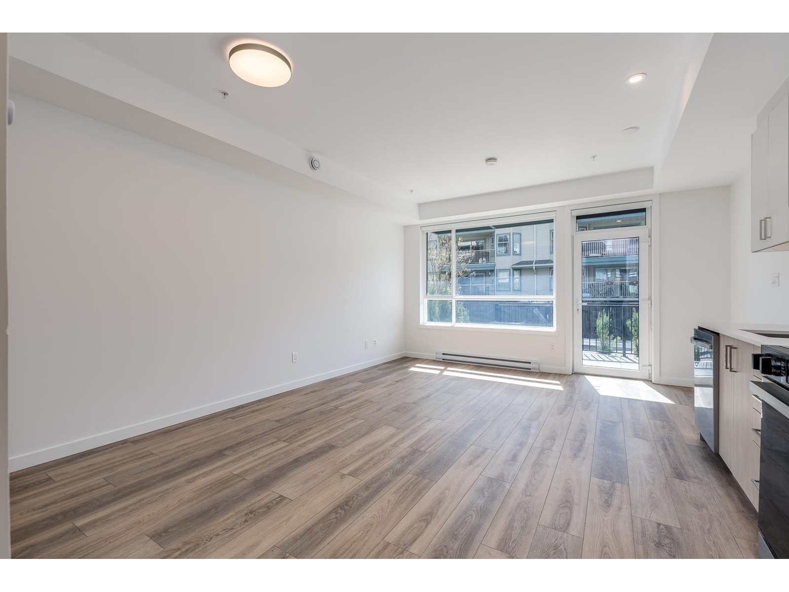 E103 13858 108 Avenue, Surrey, British Columbia  V3T 0T8 - Photo 6 - R3010254
