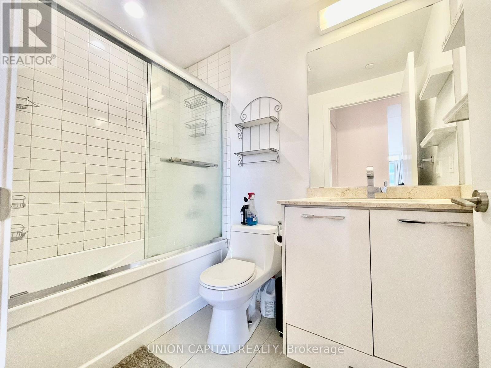 1201 - 9471 Yonge Street, Richmond Hill, Ontario  L4C 0Z5 - Photo 15 - N12152616