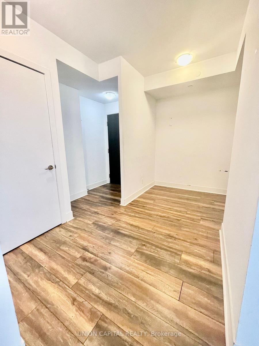 1201 - 9471 Yonge Street, Richmond Hill, Ontario  L4C 0Z5 - Photo 4 - N12152616