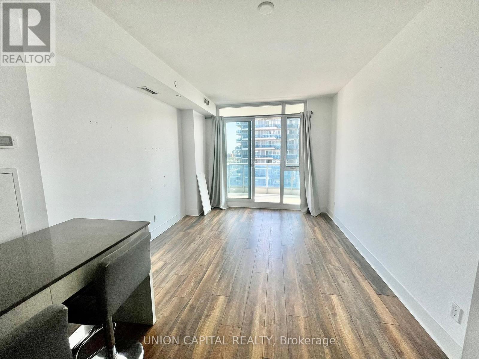 1201 - 9471 Yonge Street, Richmond Hill, Ontario  L4C 0Z5 - Photo 10 - N12152616