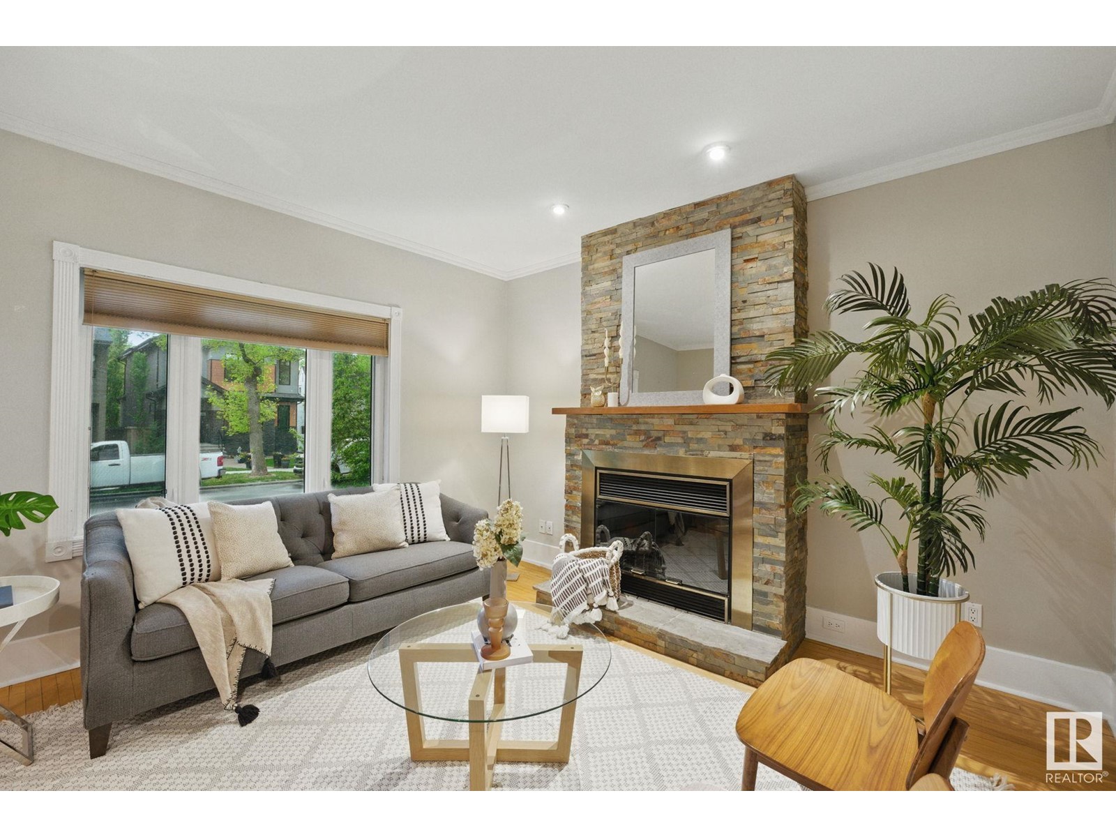 Property at 10942 80 AV NW image 1