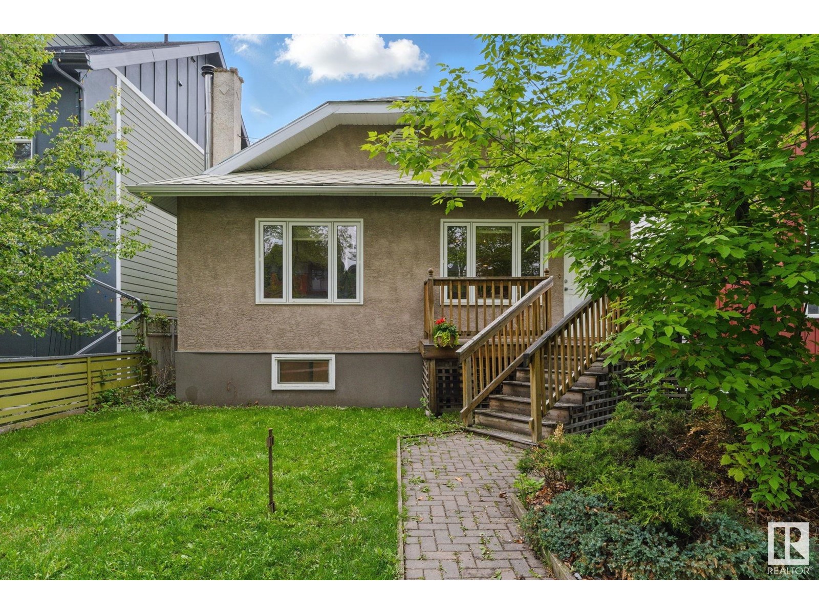 Property at 10942 80 AV NW image 4