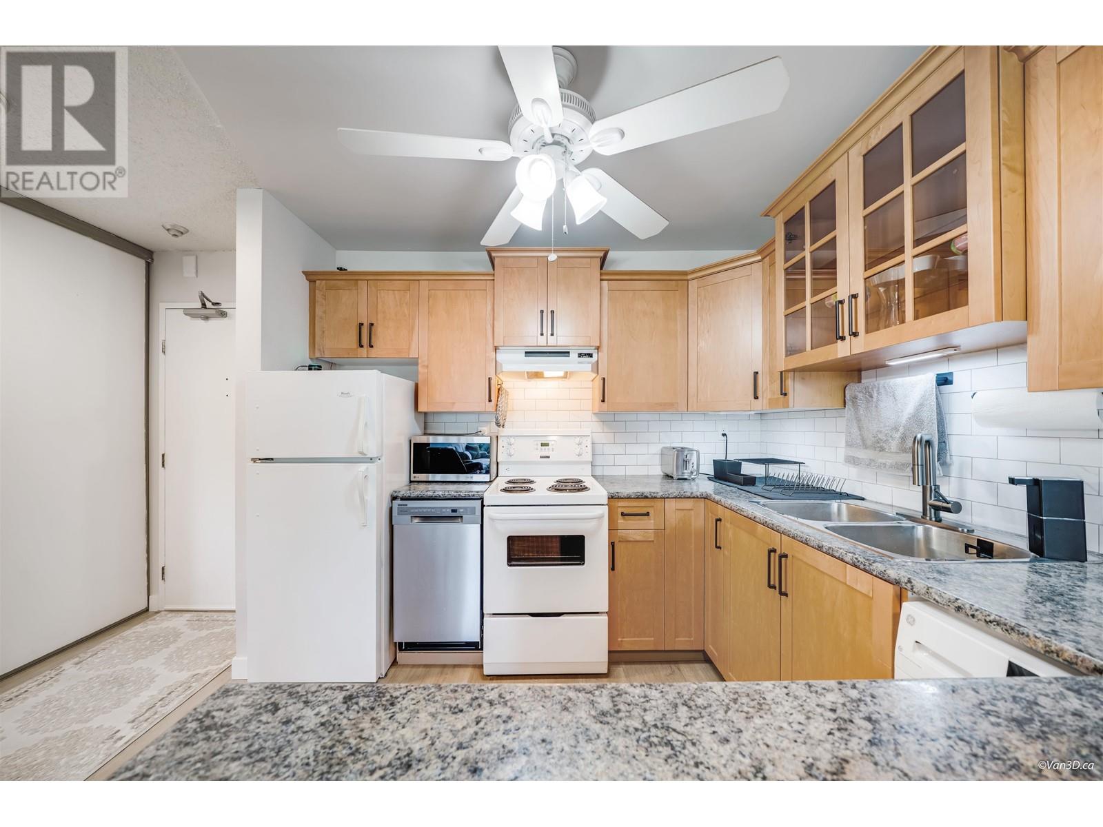 307 1122 King Albert Avenue, Coquitlam, British Columbia  V3J 1X7 - Photo 5 - R3009895