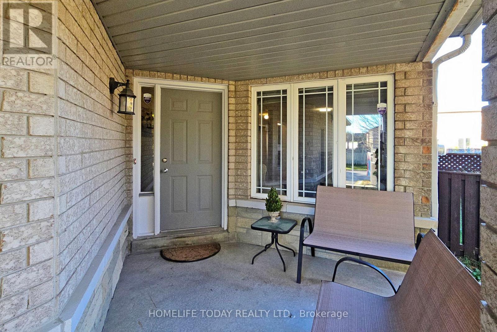4 Kalmar Crescent, Richmond Hill, Ontario  L4E 3Z3 - Photo 4 - N12190755