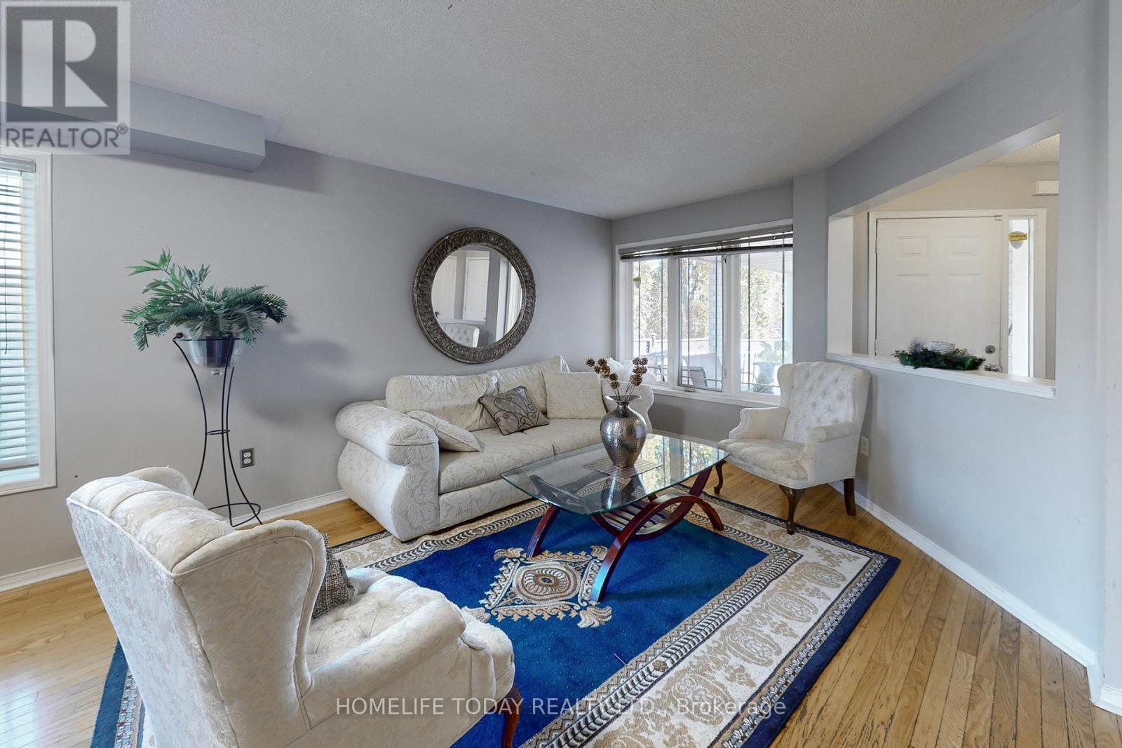 4 Kalmar Crescent, Richmond Hill, Ontario  L4E 3Z3 - Photo 5 - N12190755