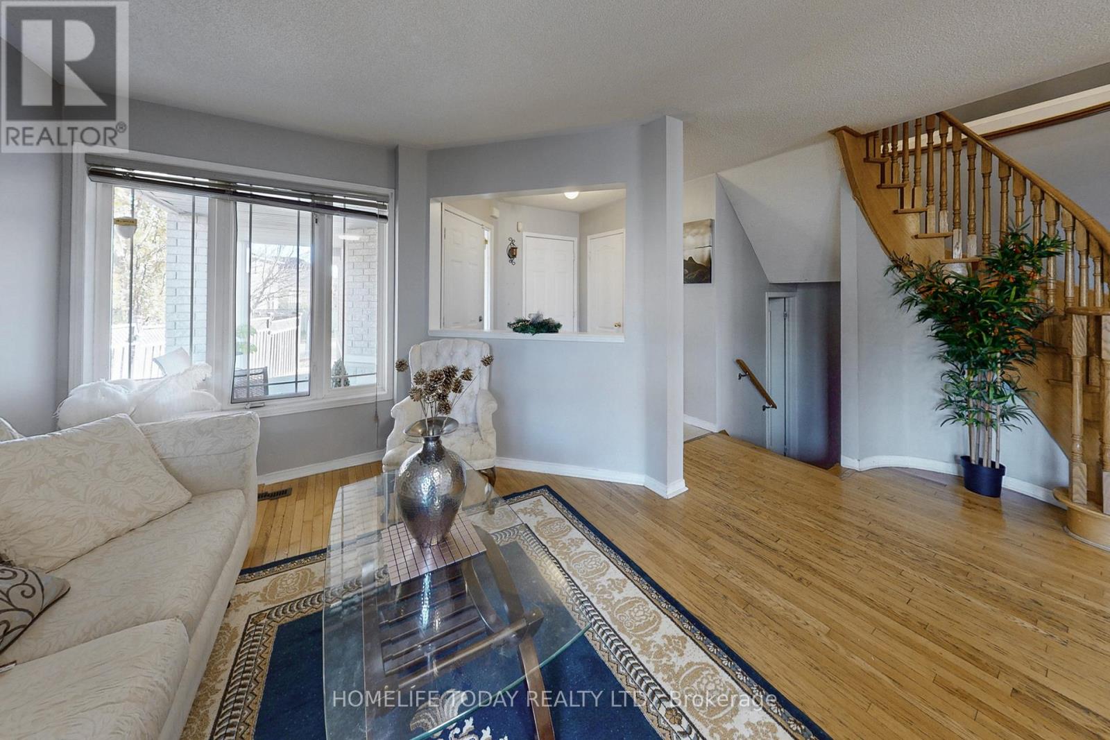 4 Kalmar Crescent, Richmond Hill, Ontario  L4E 3Z3 - Photo 8 - N12190755