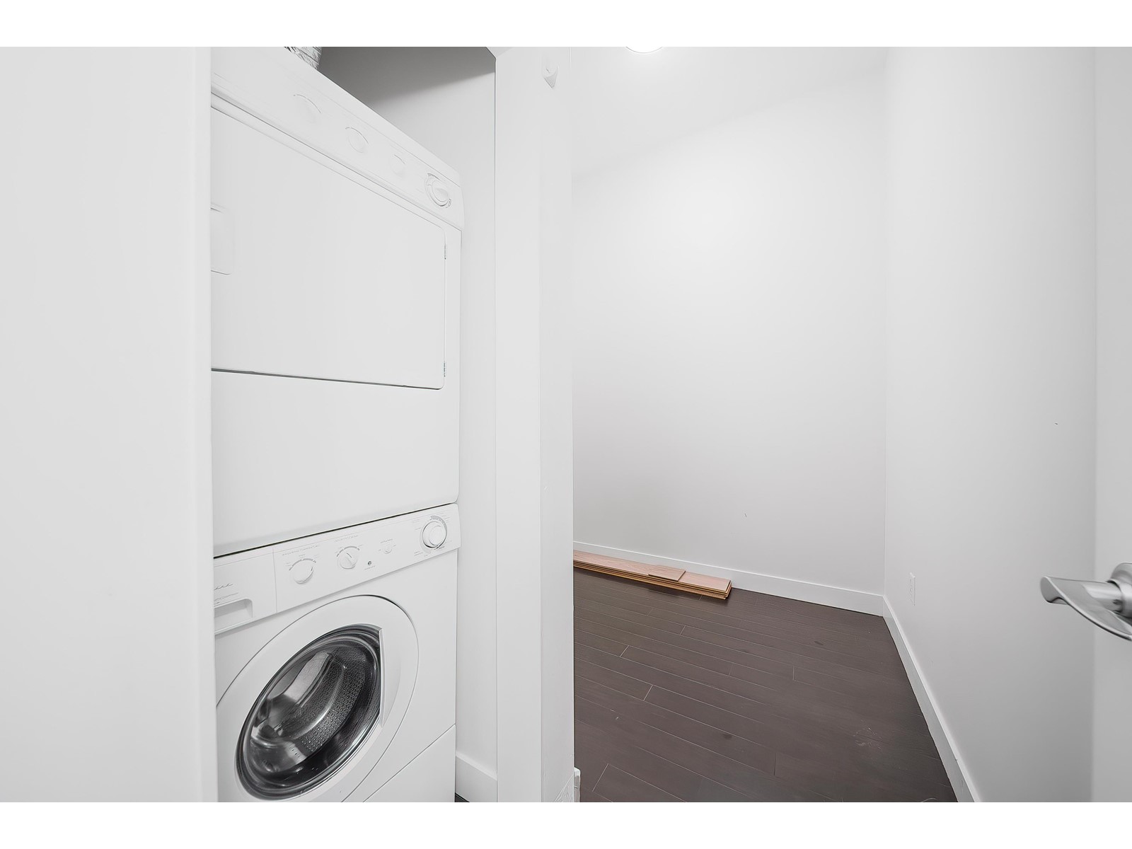 402 13555 Gateway Drive, Surrey, British Columbia  V3T 0B5 - Photo 9 - R3010218