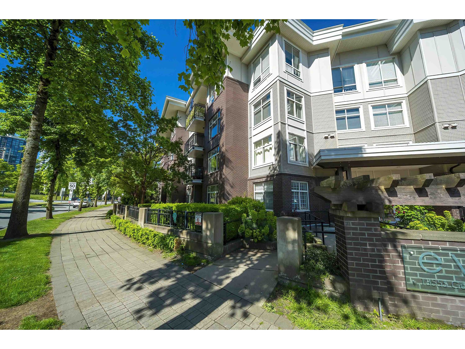 402 13555 Gateway Drive, Surrey, British Columbia  V3T 0B5 - Photo 16 - R3010218