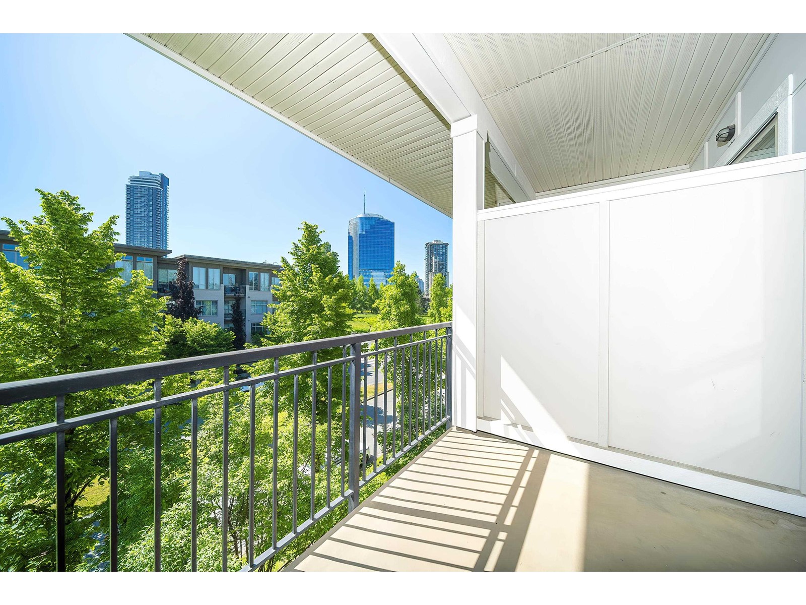 402 13555 Gateway Drive, Surrey, British Columbia  V3T 0B5 - Photo 15 - R3010218
