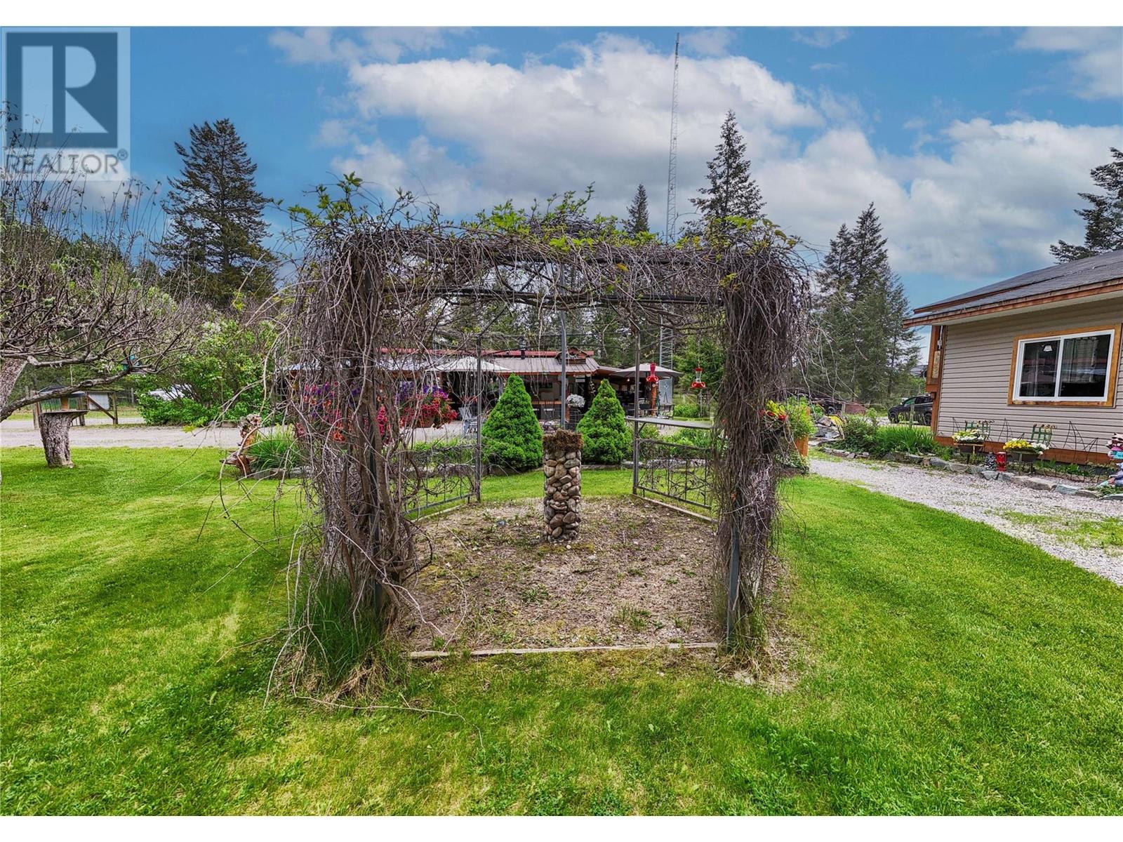 8201 Rock Creek Road, Galloway, BC V0B1T2