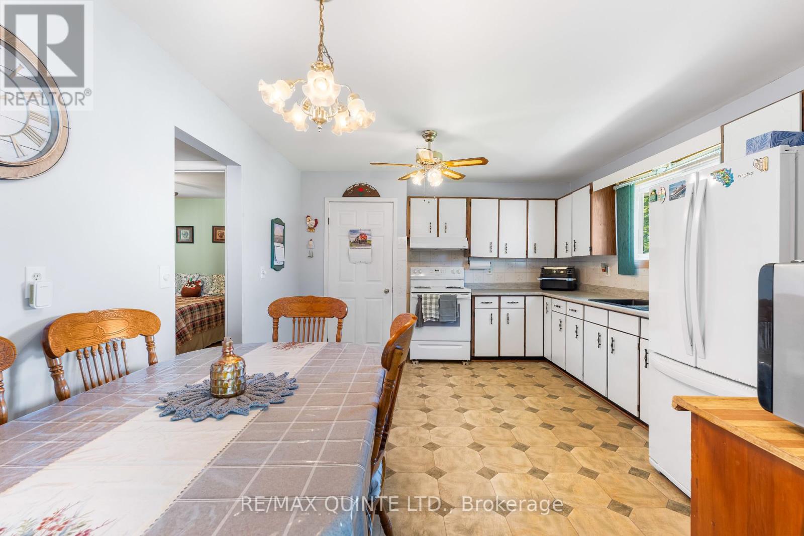 91 Hoskin Road, Belleville, Ontario  K8P 5N6 - Photo 5 - X12189566