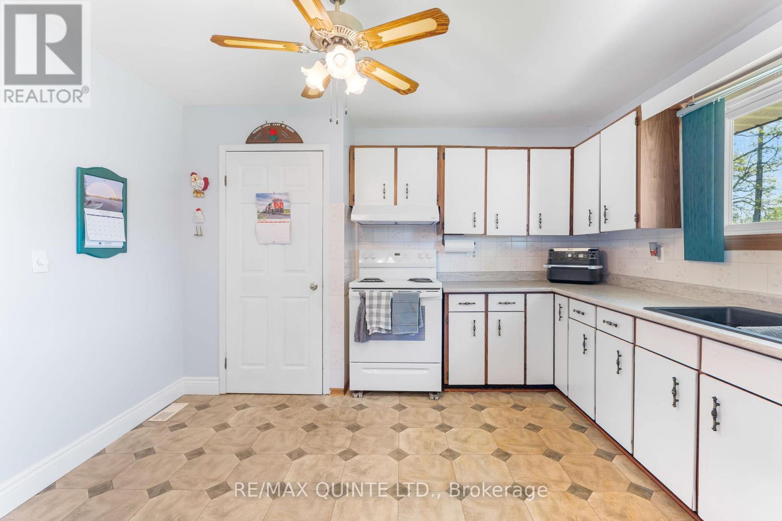 91 Hoskin Road, Belleville, Ontario  K8P 5N6 - Photo 7 - X12189566