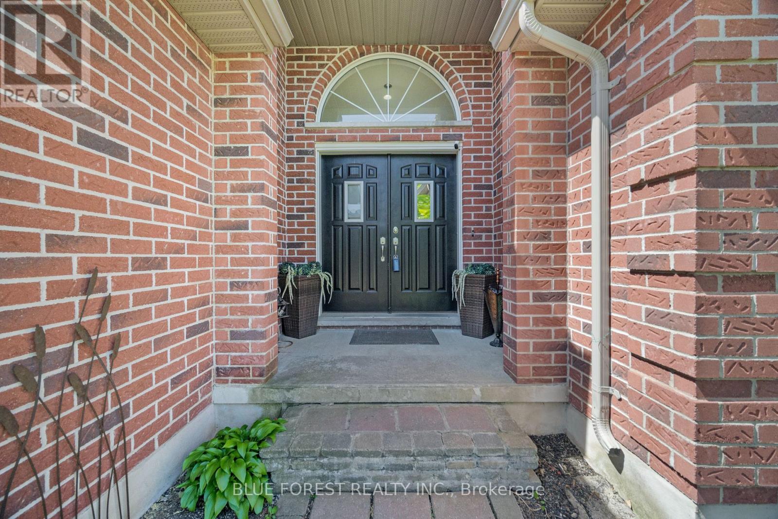 57 Augusta Crescent, St. Thomas, Ontario  N5R 6K1 - Photo 3 - X12190785