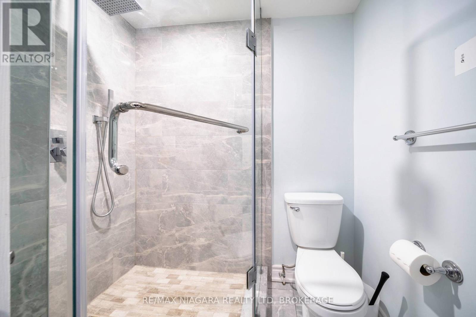 341 Clinton Street, Toronto, Ontario  M6G 2Y7 - Photo 18 - C12190478