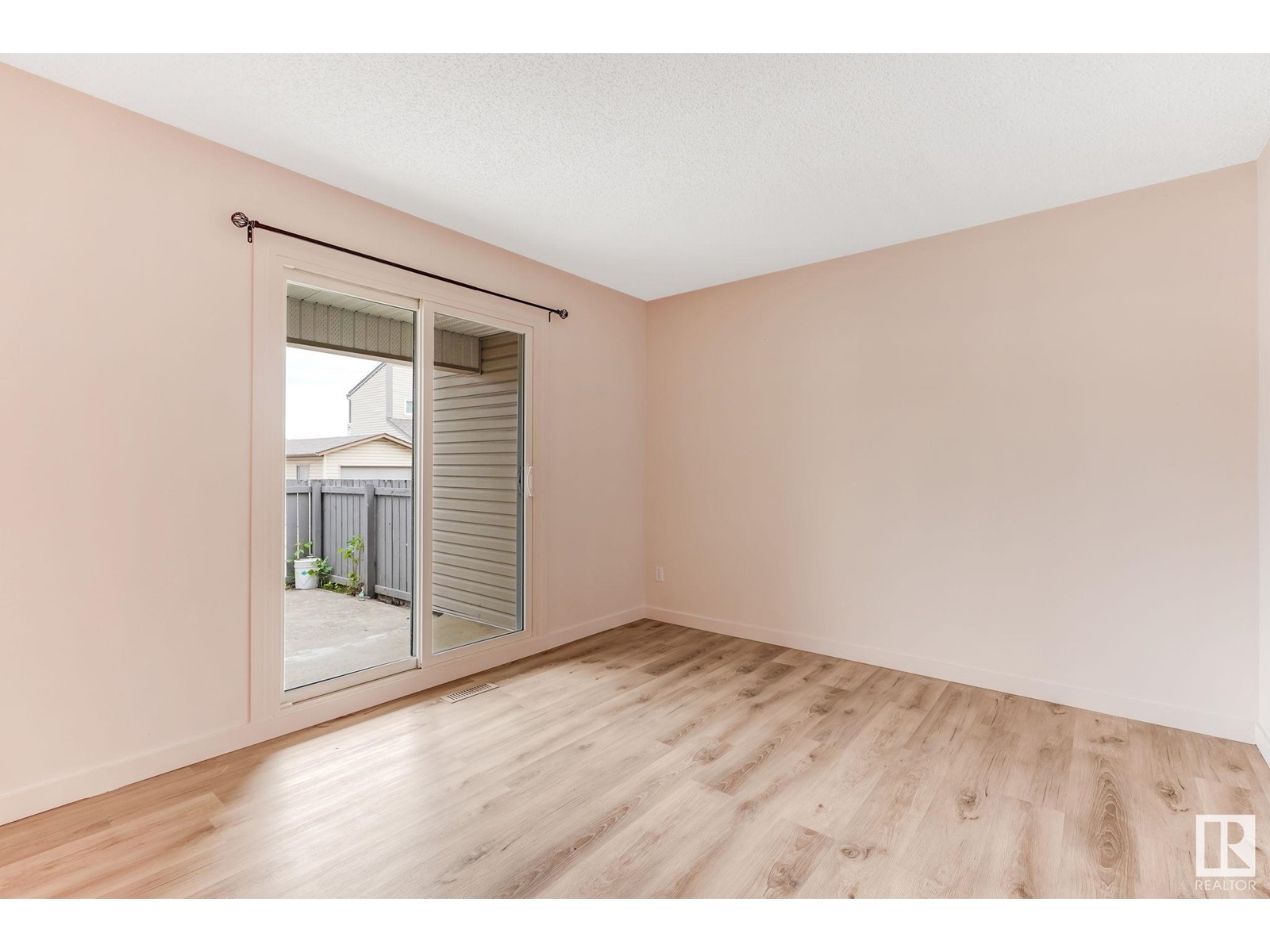 1702 Lakewood Rd S Nw, Edmonton, Alberta  T6K 3H5 - Photo 11 - E4439986