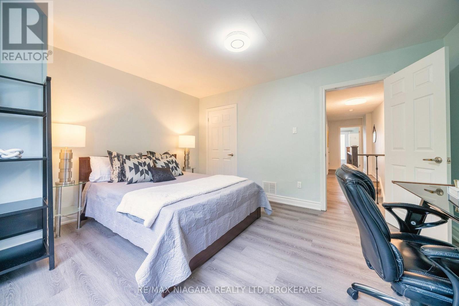 341 Clinton Street, Toronto, Ontario  M6G 2Y7 - Photo 26 - C12190478
