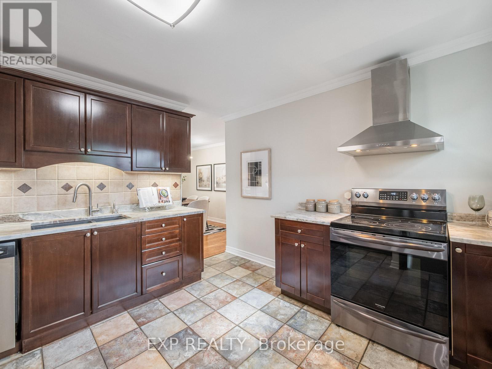 210 Ashlar Road, Richmond Hill, Ontario  L4C 2W6 - Photo 10 - N12190563
