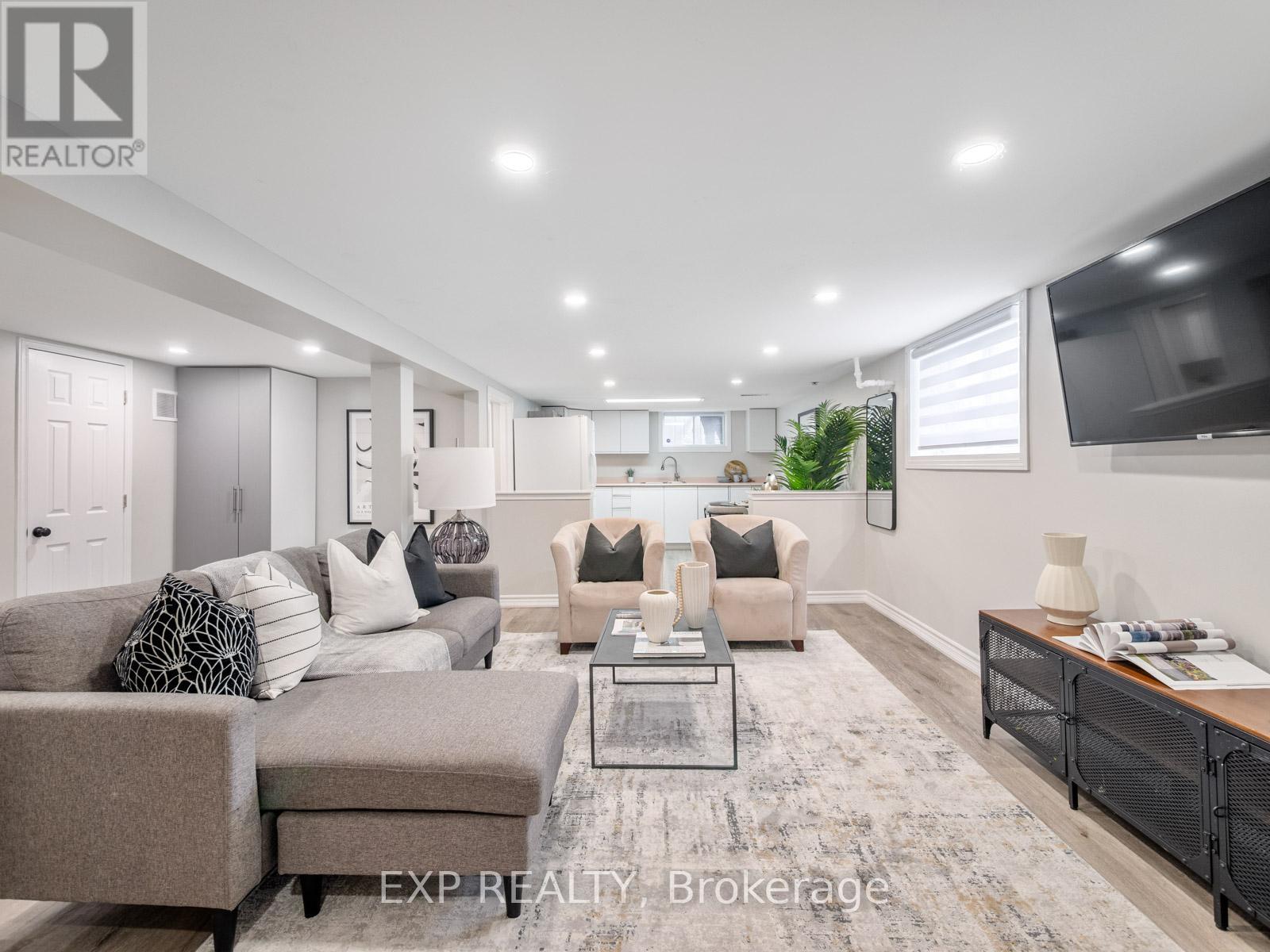 210 Ashlar Road, Richmond Hill, Ontario  L4C 2W6 - Photo 24 - N12190563