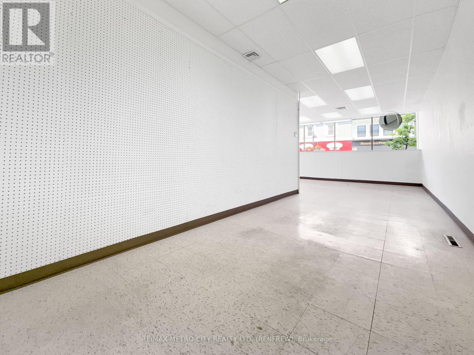 170-172 Raglan Street S, Renfrew, Ontario  K7V 1R1 - Photo 10 - X12190758