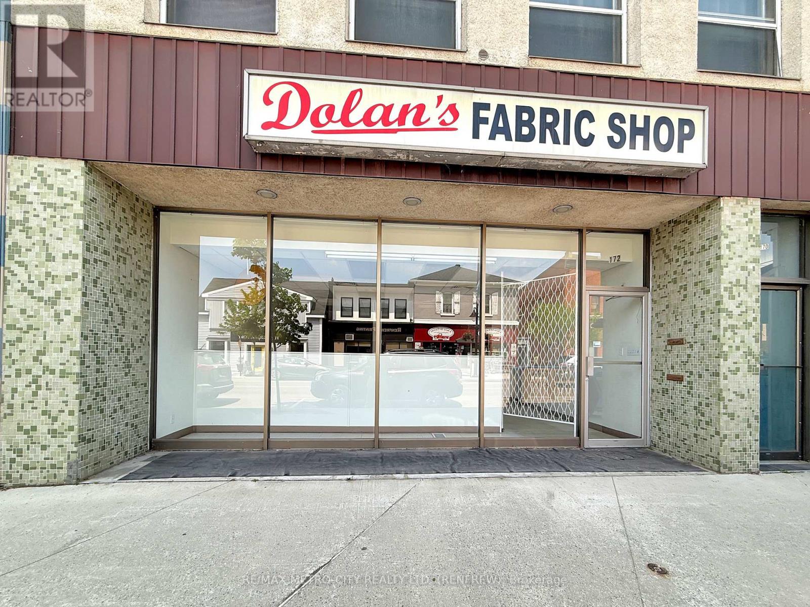 170-172 Raglan Street S, Renfrew, Ontario  K7V 1R1 - Photo 2 - X12190758