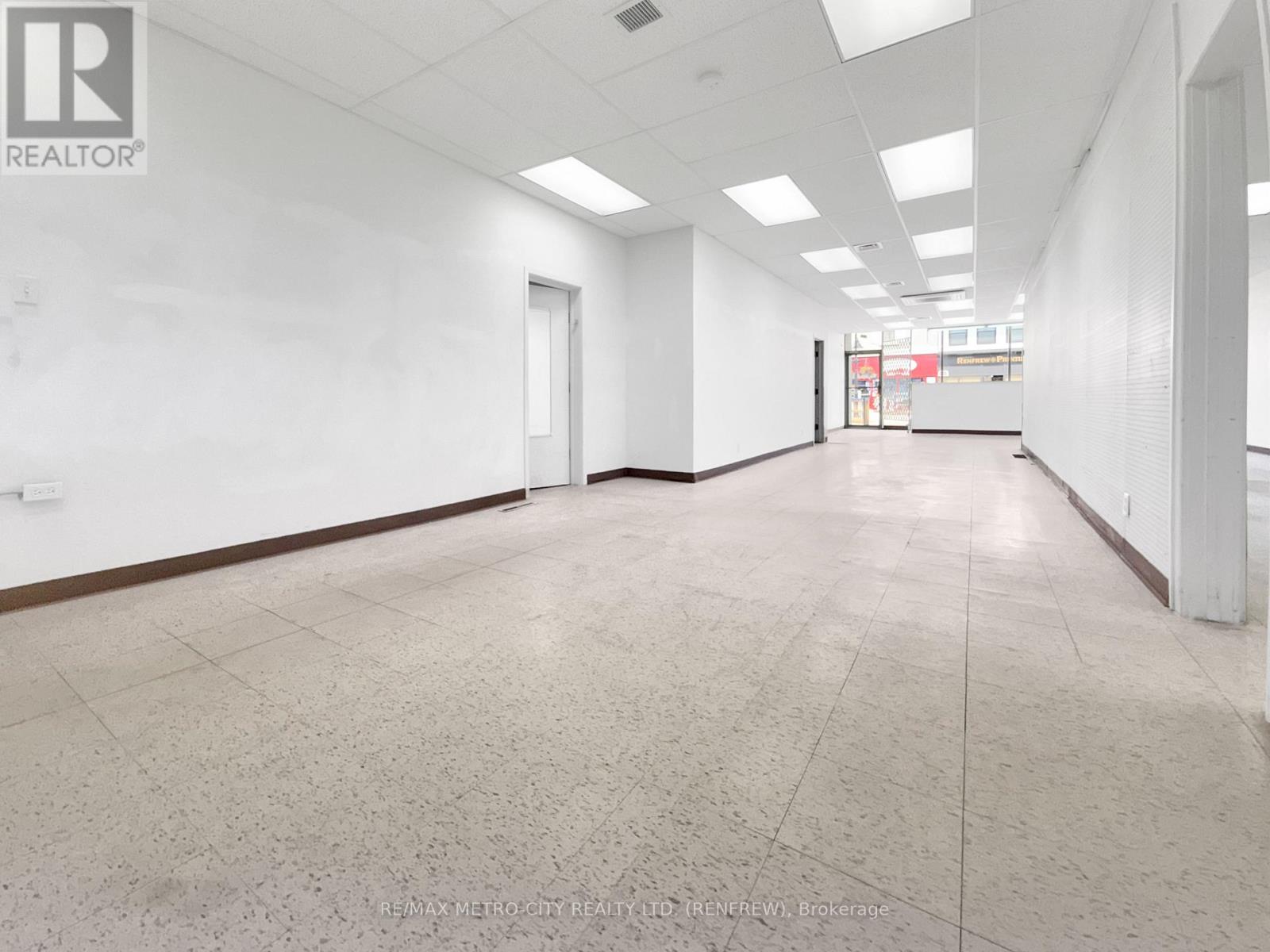170-172 Raglan Street S, Renfrew, Ontario  K7V 1R1 - Photo 4 - X12190758