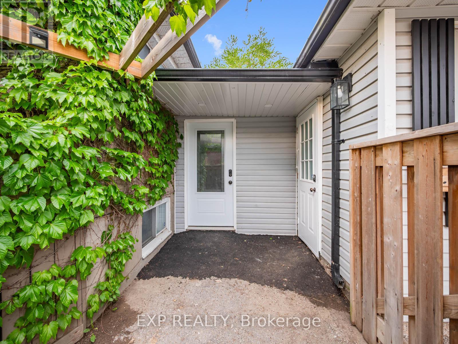 210 Ashlar Road, Richmond Hill, Ontario  L4C 2W6 - Photo 41 - N12190563