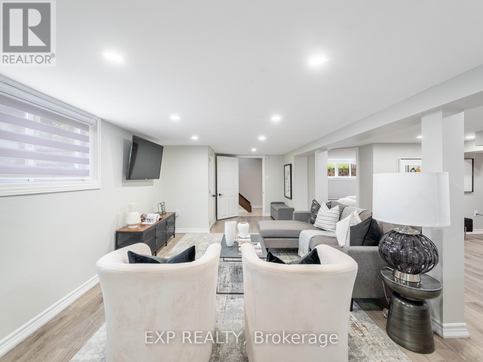 210 Ashlar Road, Richmond Hill, Ontario  L4C 2W6 - Photo 27 - N12190563