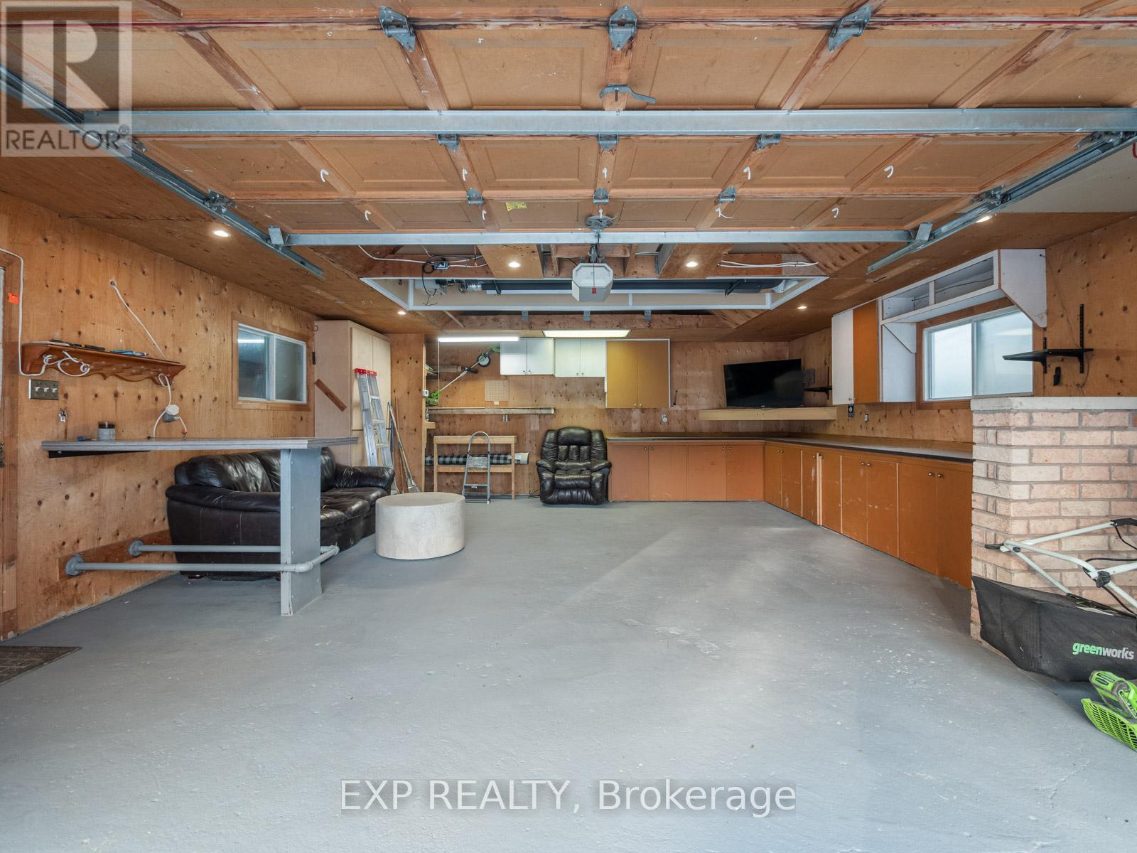 210 Ashlar Road, Richmond Hill, Ontario  L4C 2W6 - Photo 42 - N12190563