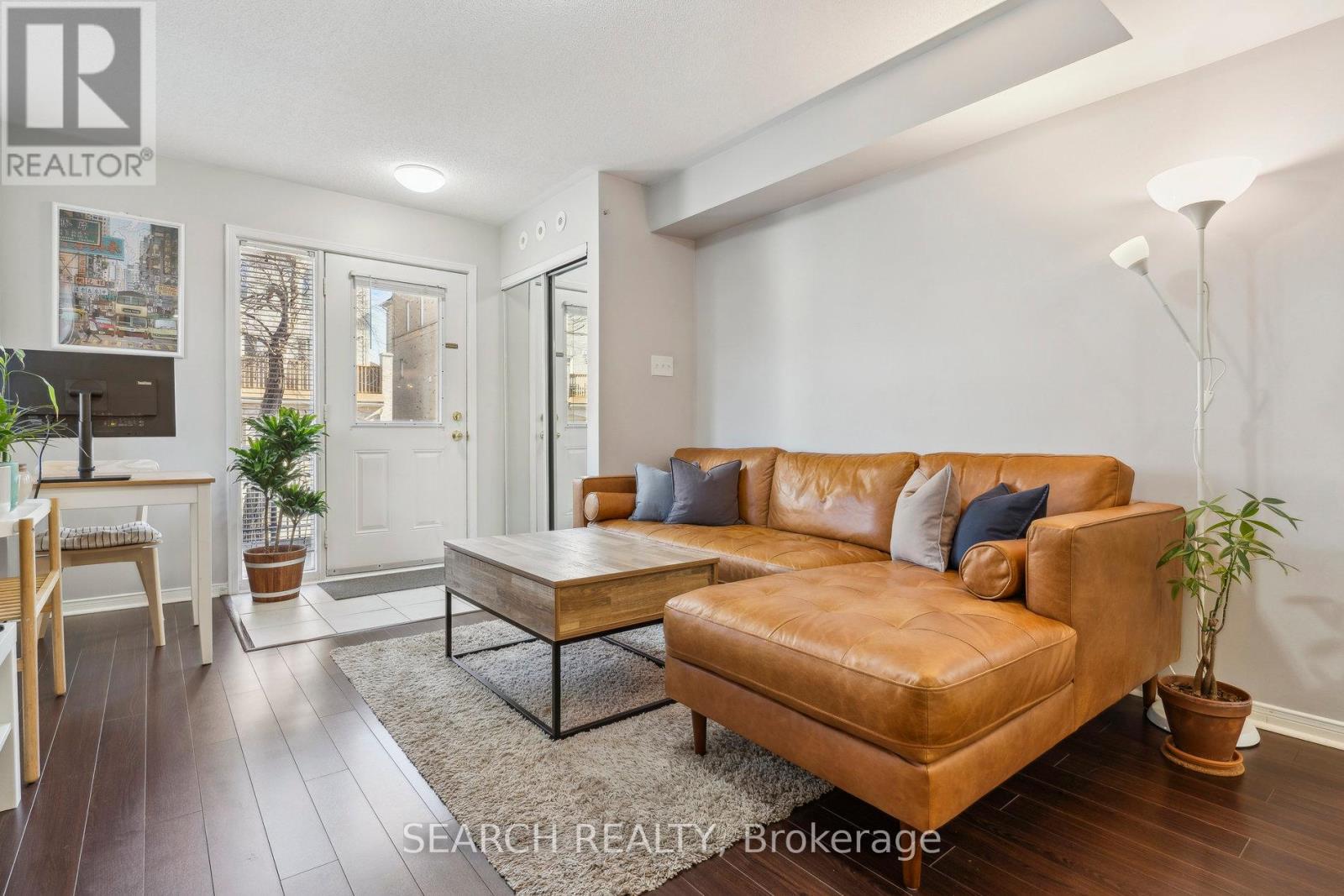202 - 4975 Southampton Drive, Mississauga, Ontario  L5M 8E1 - Photo 2 - W12119244